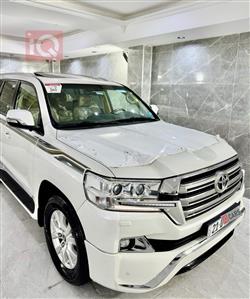 تۆیۆتا لاند کروزەر